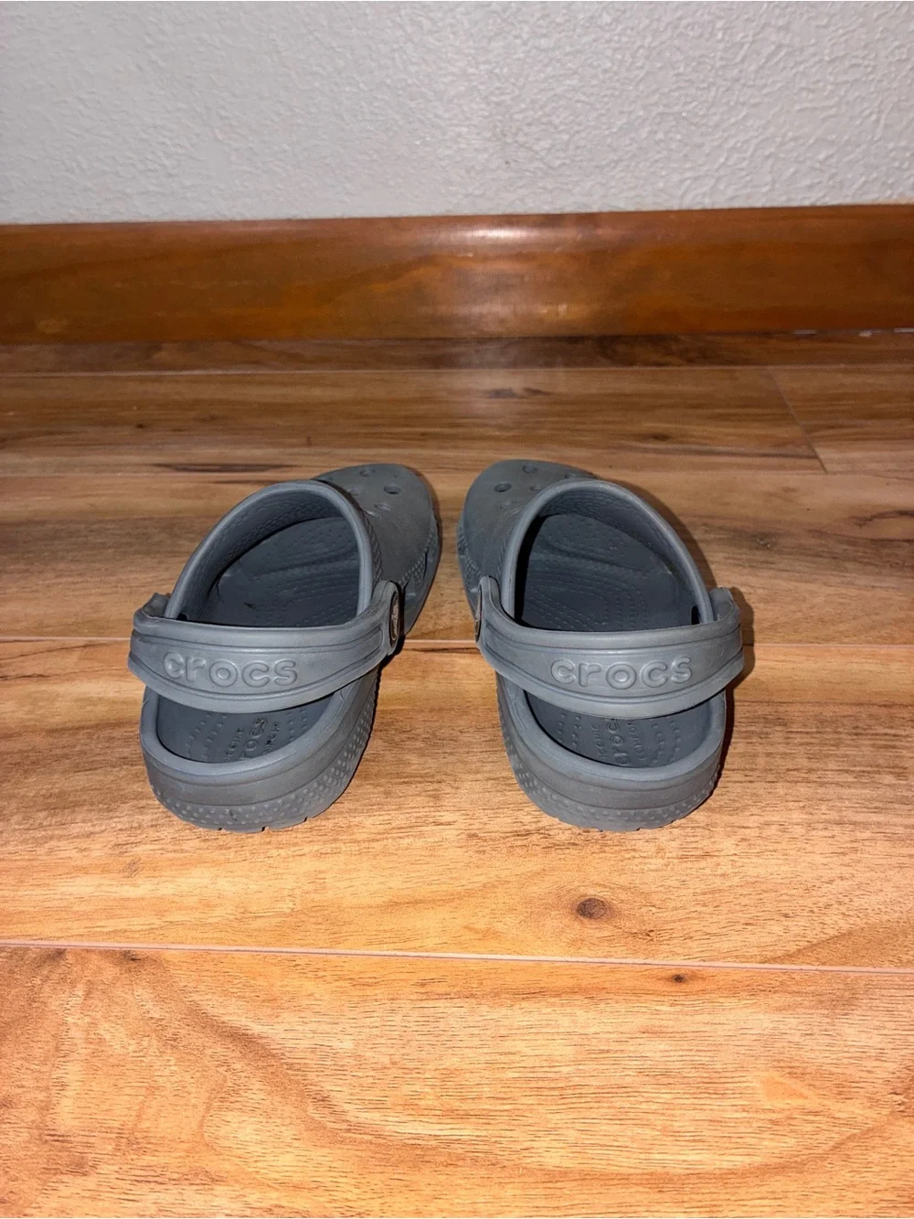Kids Crocs, gray - size 8c